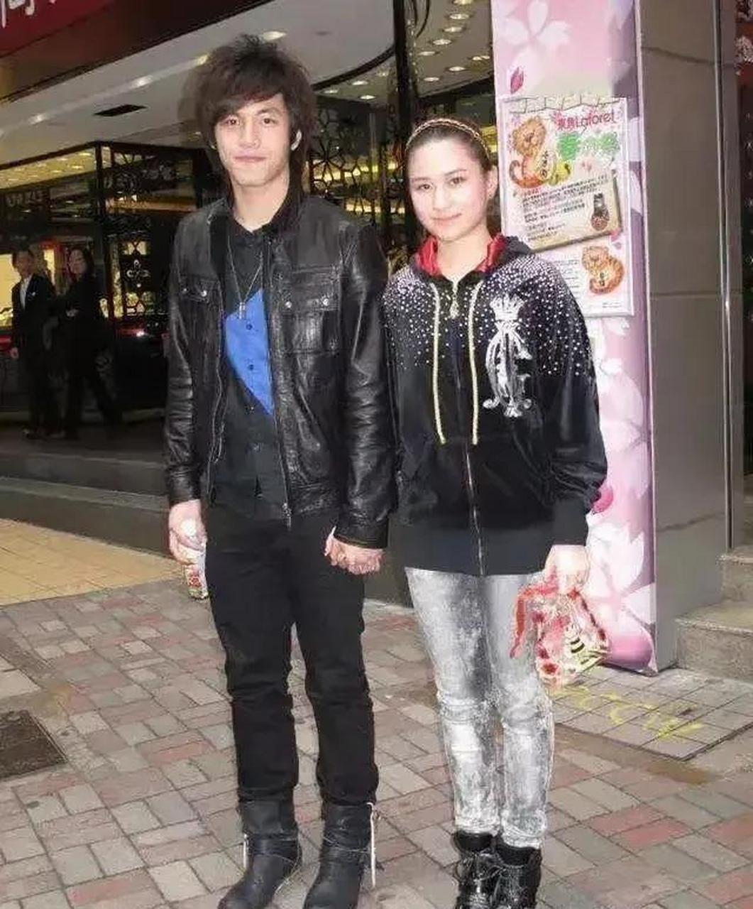 百家号星火计划# 何超莲与初恋男友黄俊豪,当年两人还都不到二十岁