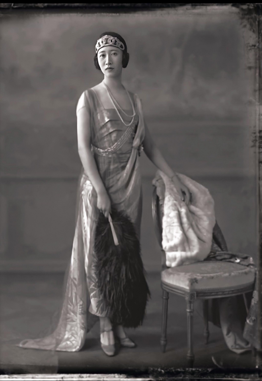 1959年,顾维钧趁着妻子黄惠兰睡着的时候,偷偷溜进了严幼韵的房间,没