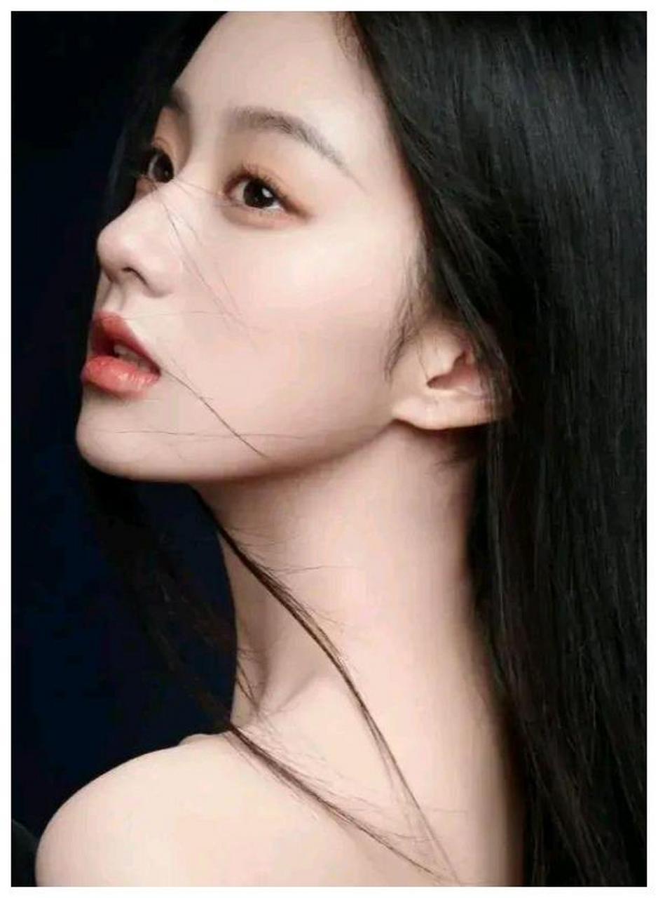 柳叶眉,杏核眼,樱桃小口一点点,东方古典美女标准