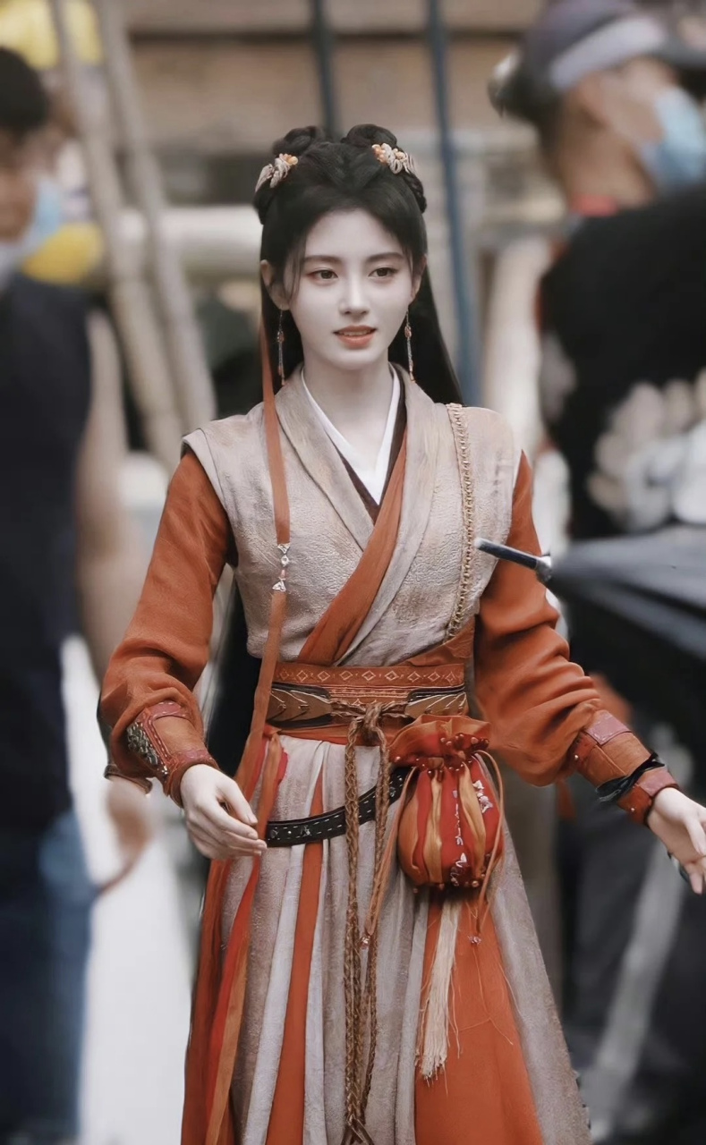 《仙剑4》过审了,鞠婧祎的韩菱这妆造和以往古装剧还是差不多啊,很