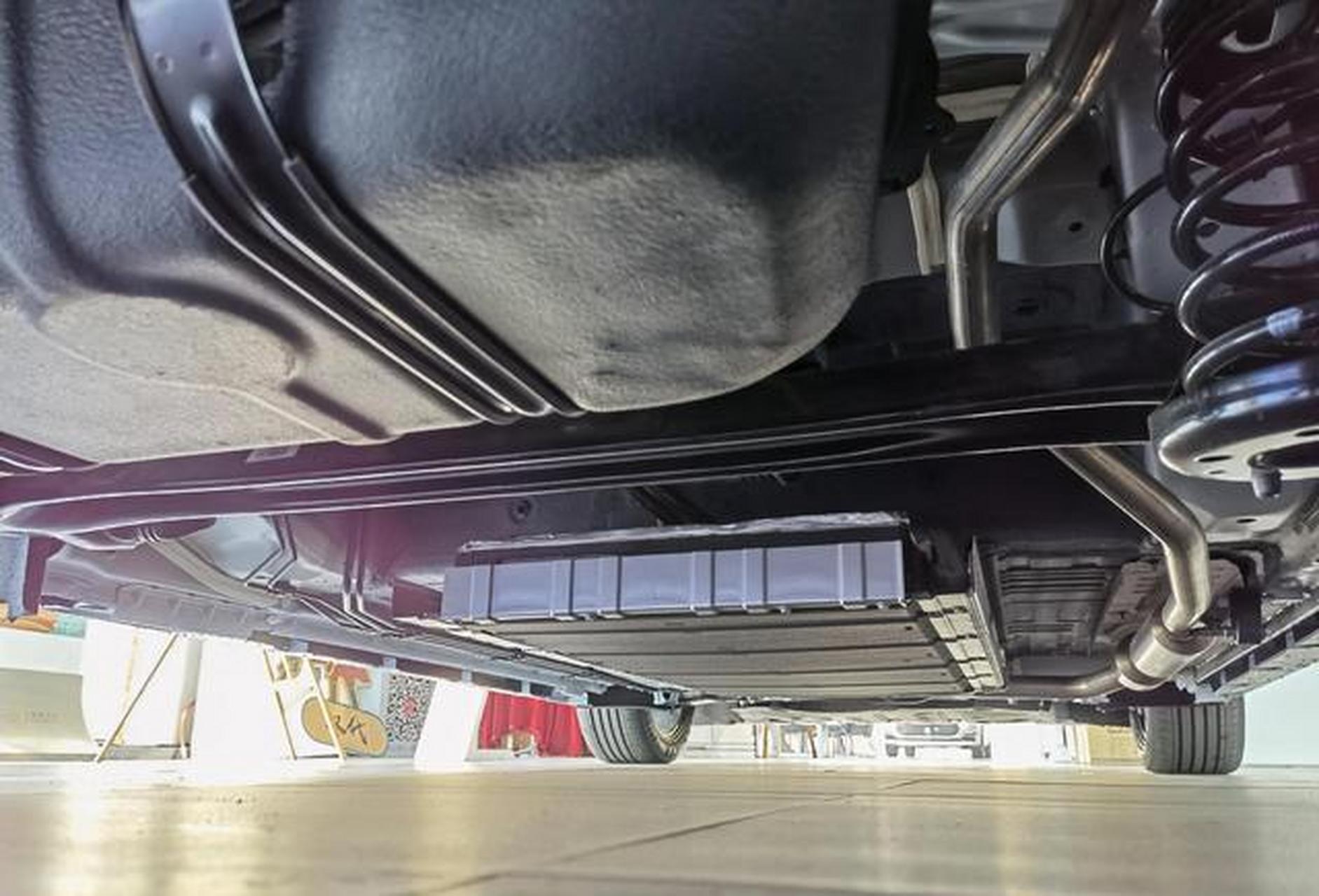 细节见实力,比亚迪在秦plus dmi底盘上都干了啥?1.顶配14.