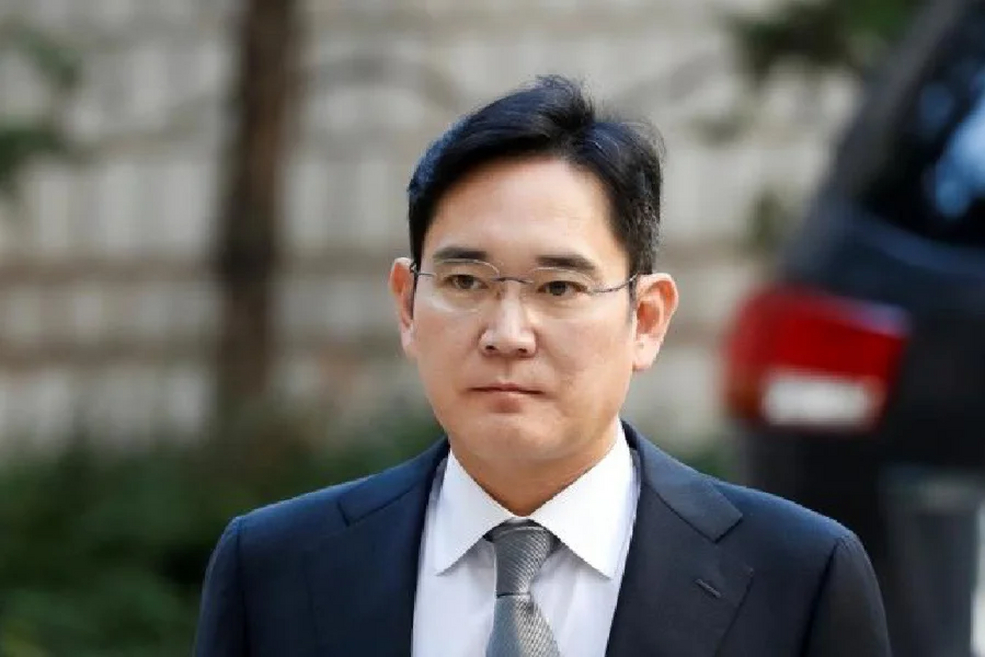 李在镕不再叫"会长",改叫jay或"在镕先生"  这个李在镕和马化腾什么