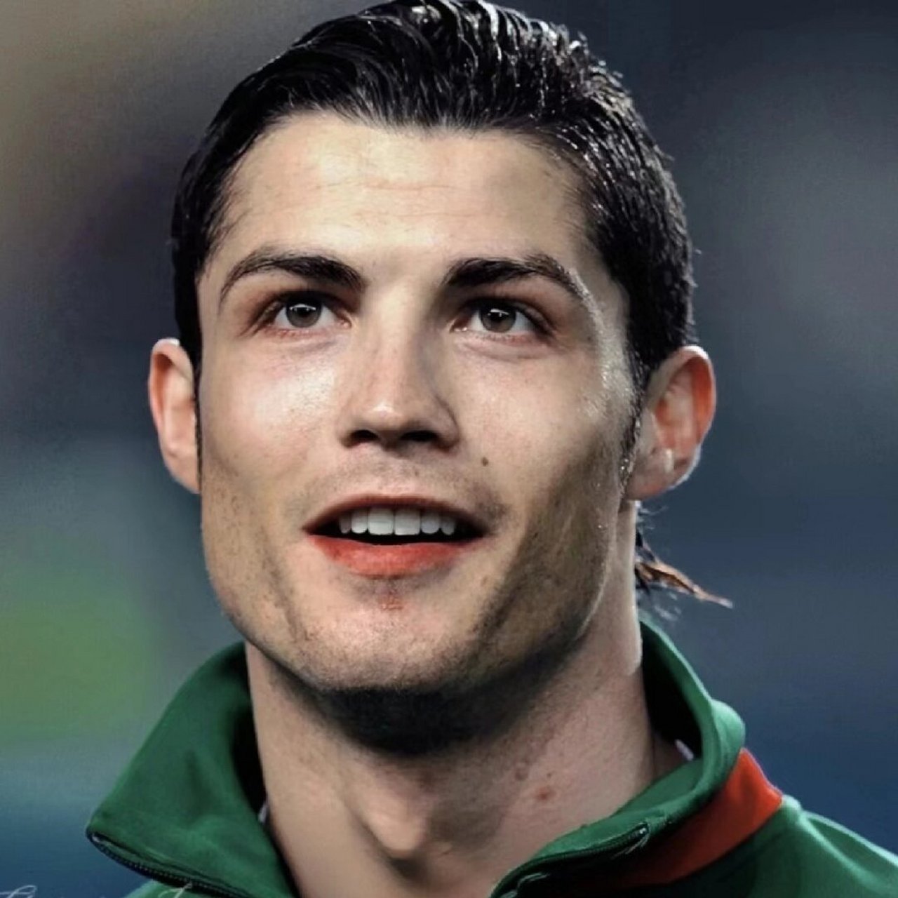 c罗的魅力风暴:无法抵挡的帅气魅力  c罗的颜值与腹肌令人瞩目,让人