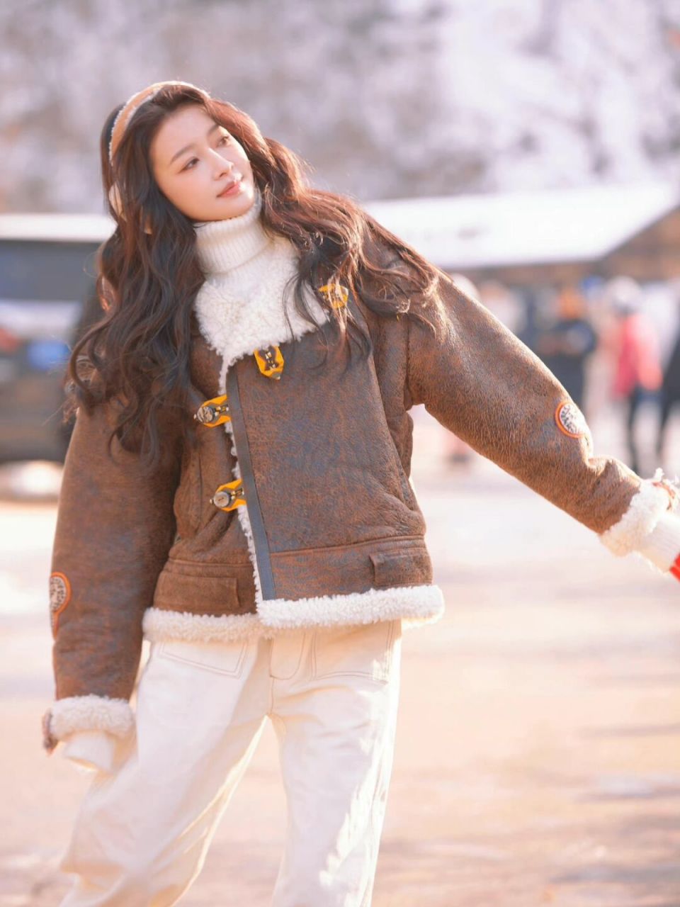 孙怡穿搭 蹦哒出来见粉丝的吧!