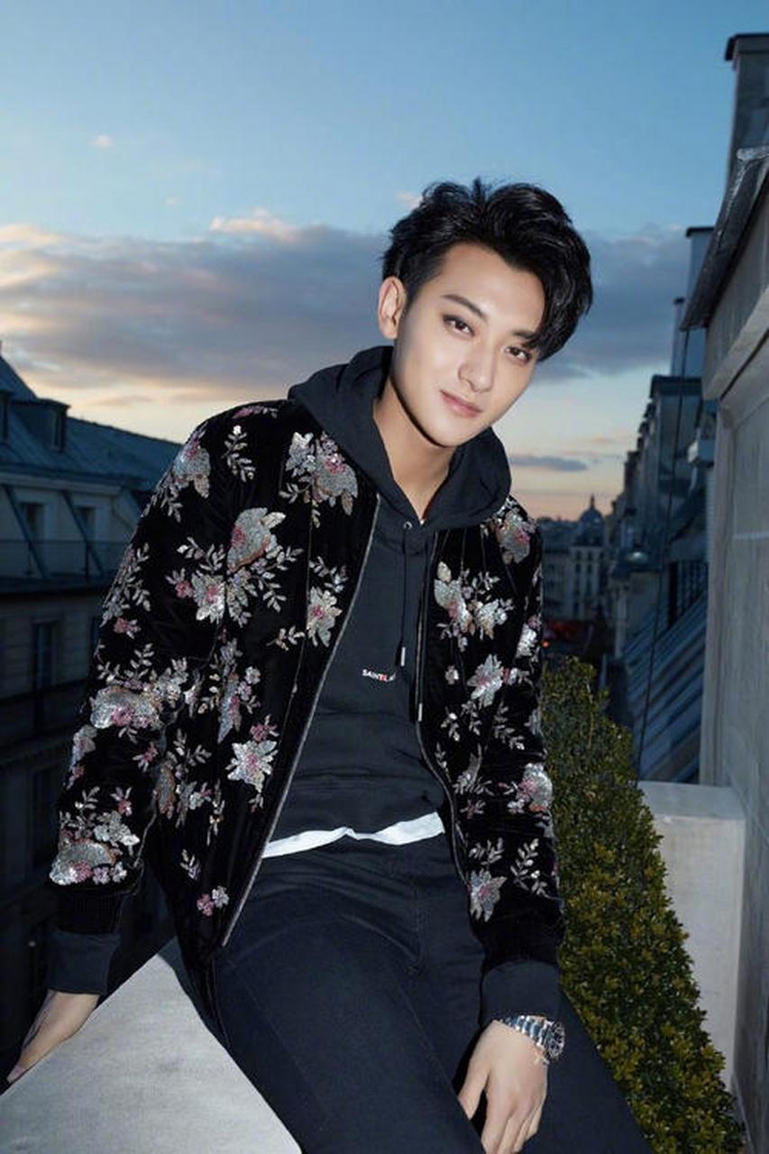 一次节目中,中场休息时,创造101发起人黄子韬说:"我等会儿告诉大家一