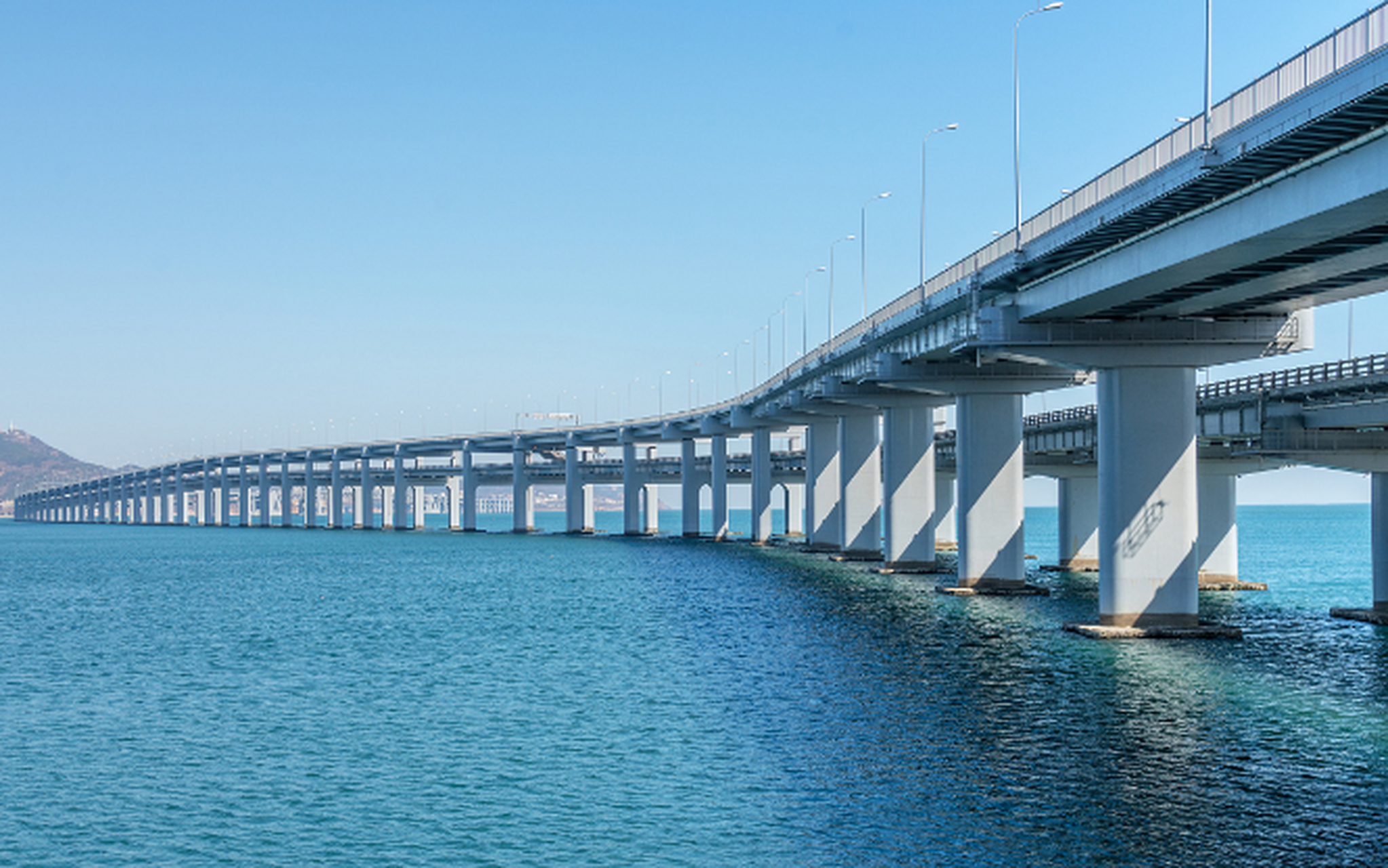 大连高速海湾大桥雕塑图片