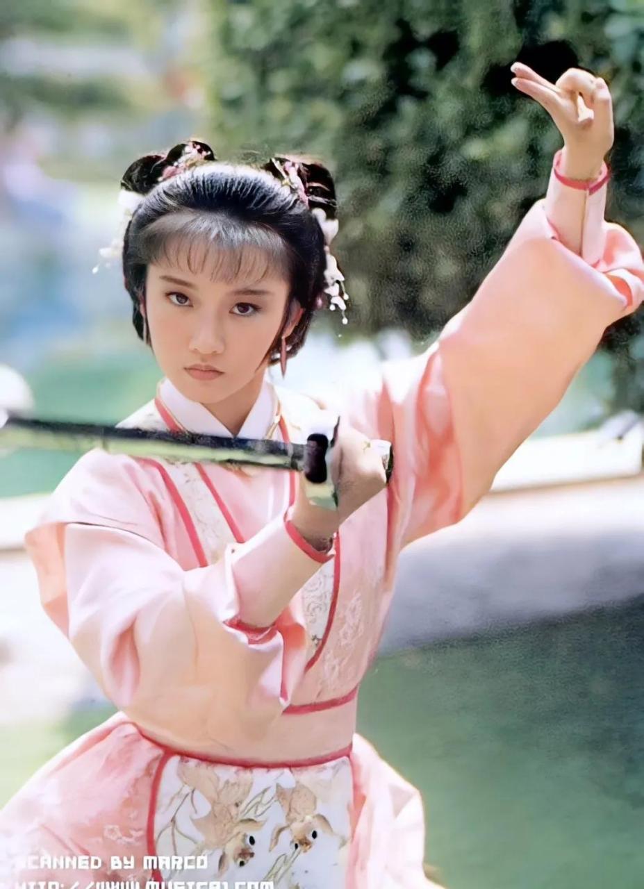 gif创作人# 《神剑魔刀》是1986年无线电视台拍摄的一部古装武侠剧.