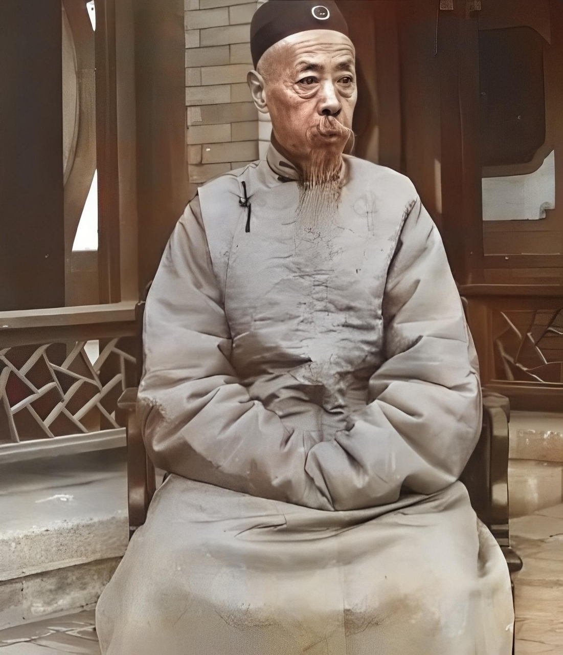 爱新觉罗·奕劻(1838年3月24日-1917年1月29日),又名富廷,是清朝,满洲