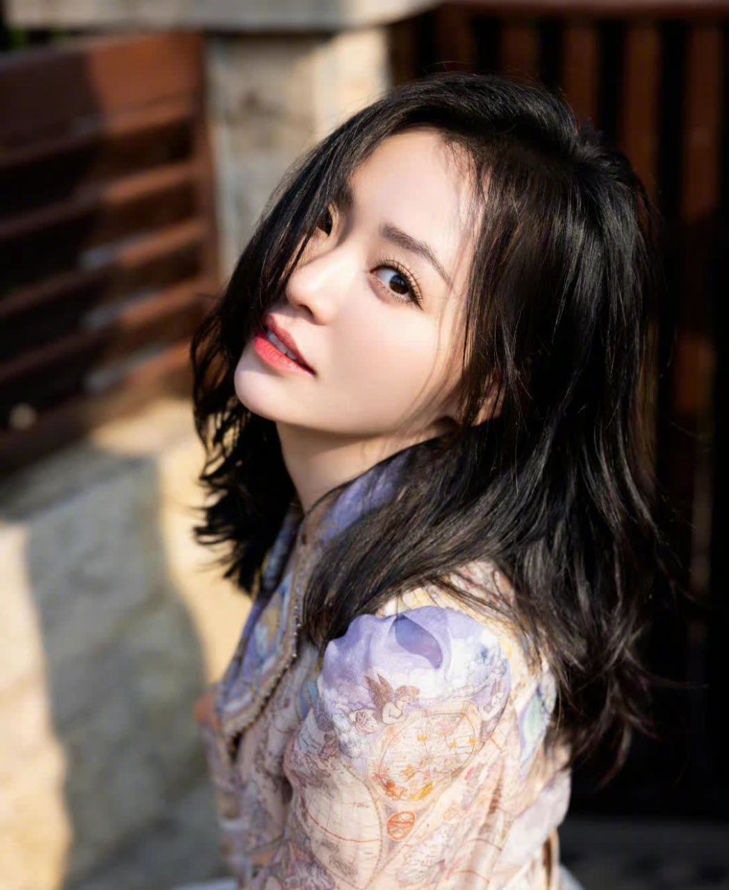 【张靓颖】纯欲美照[鲜花][鲜花][鲜花][开心]