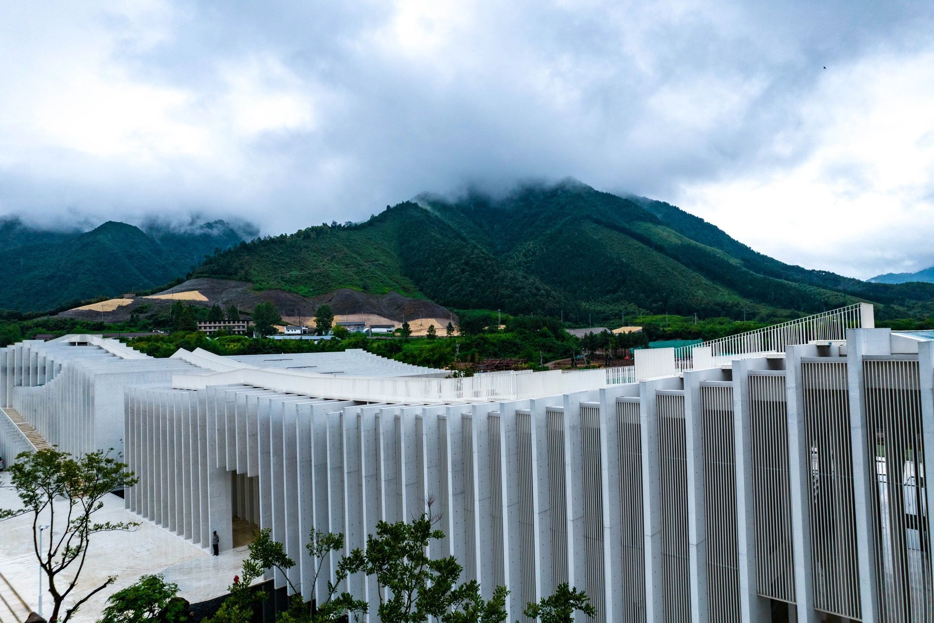 这里是宣城市泾县乌溪村——宣纸小镇 一个以非物质文化遗产:宣纸 为