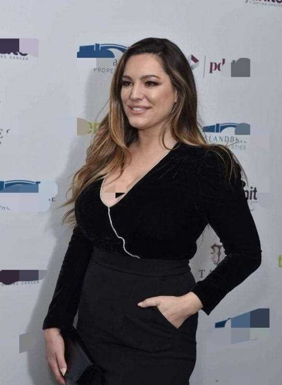 凯莉布鲁克被誉为英国殿堂级女神 曾经是英超"足球宝贝"的凯莉布鲁克