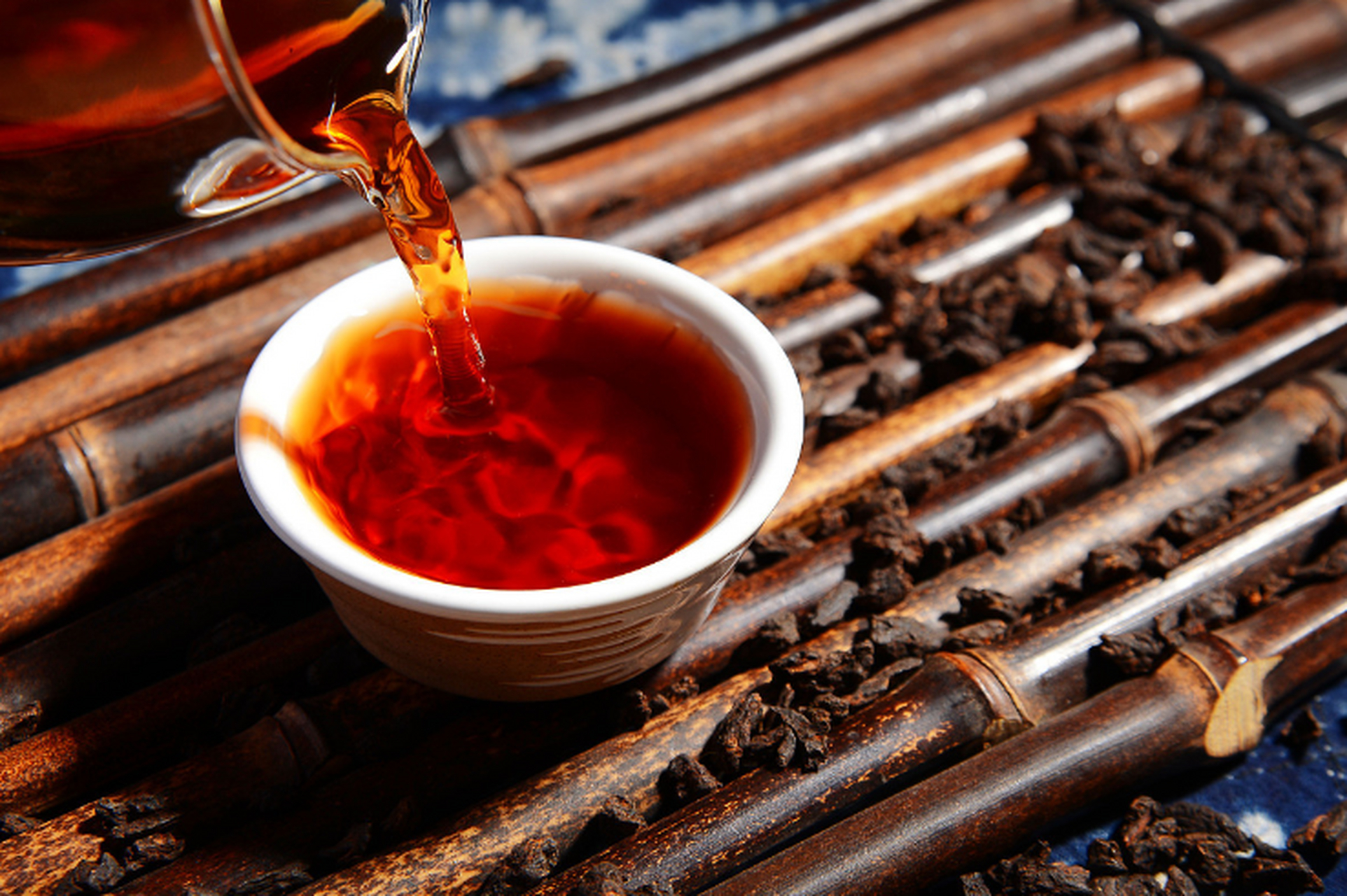 首先,红茶的香气真是太迷人了!