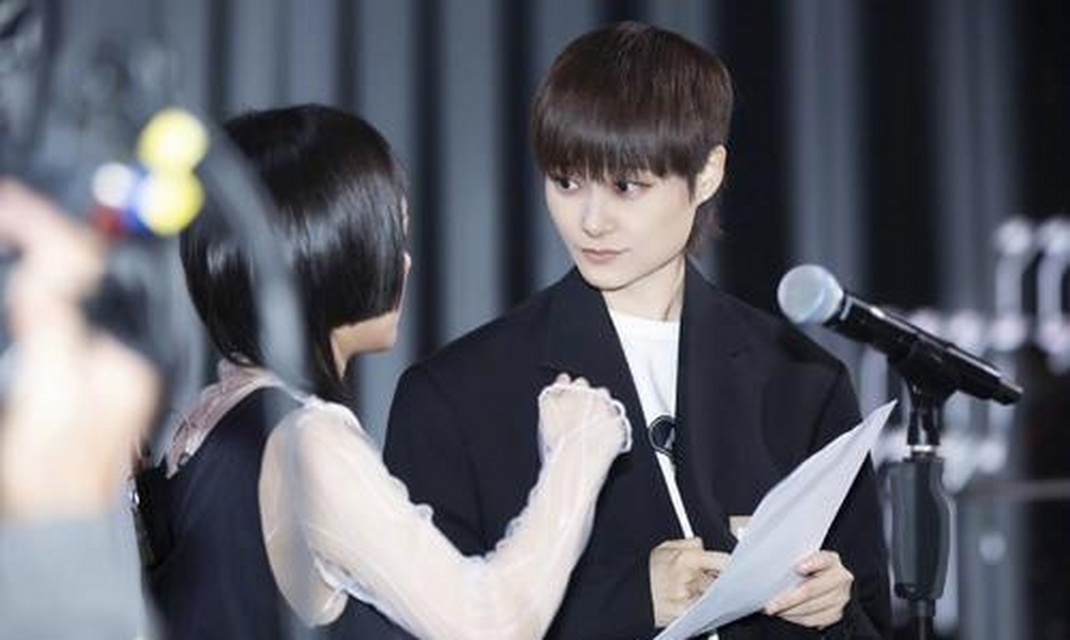 但楼主觉得高估是有的,但更多是李宇春对于潘虹过于自信了,选歌演唱没