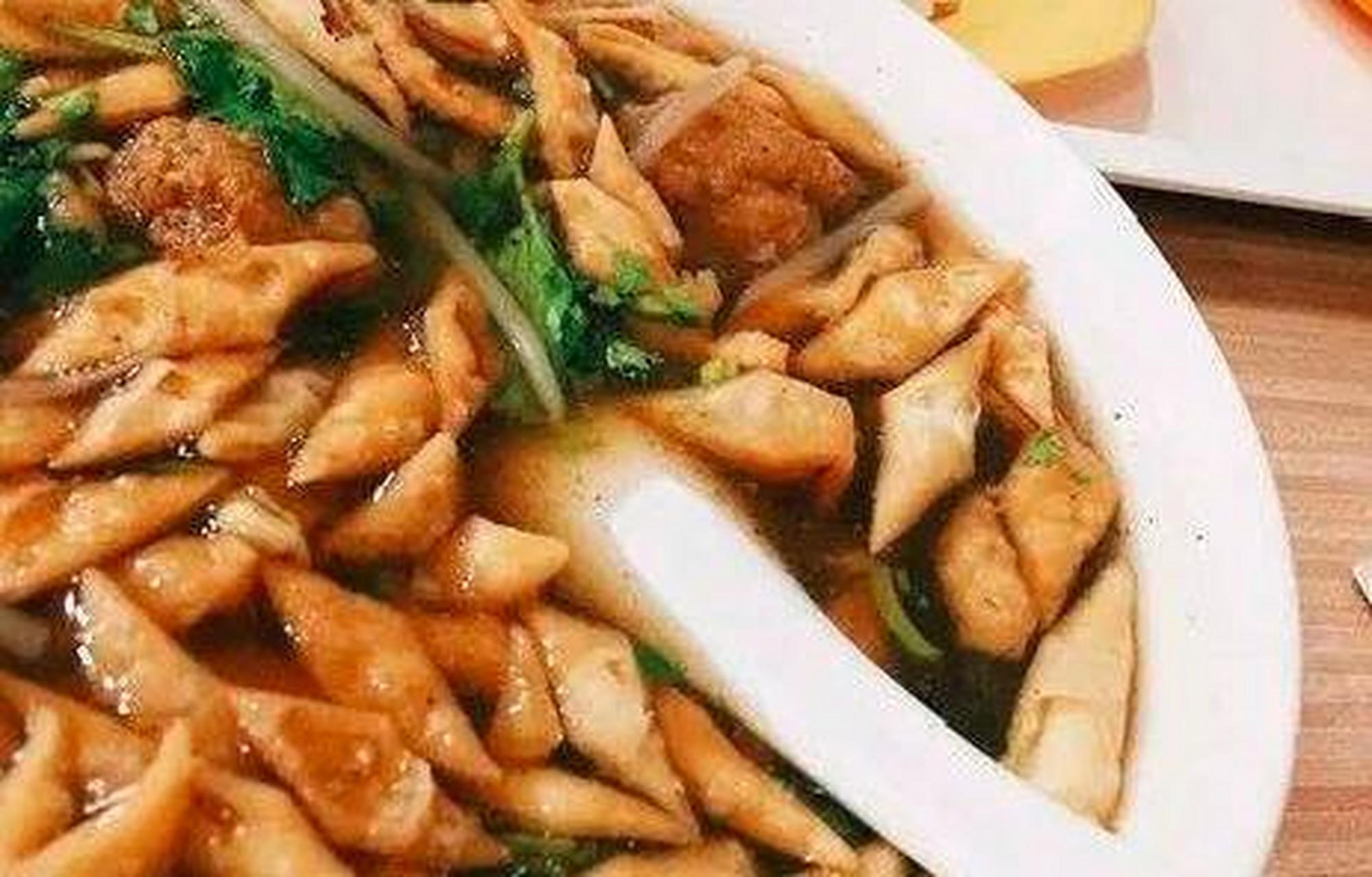 吃素冒汤的时候,还可以就这香河肉饼,也是