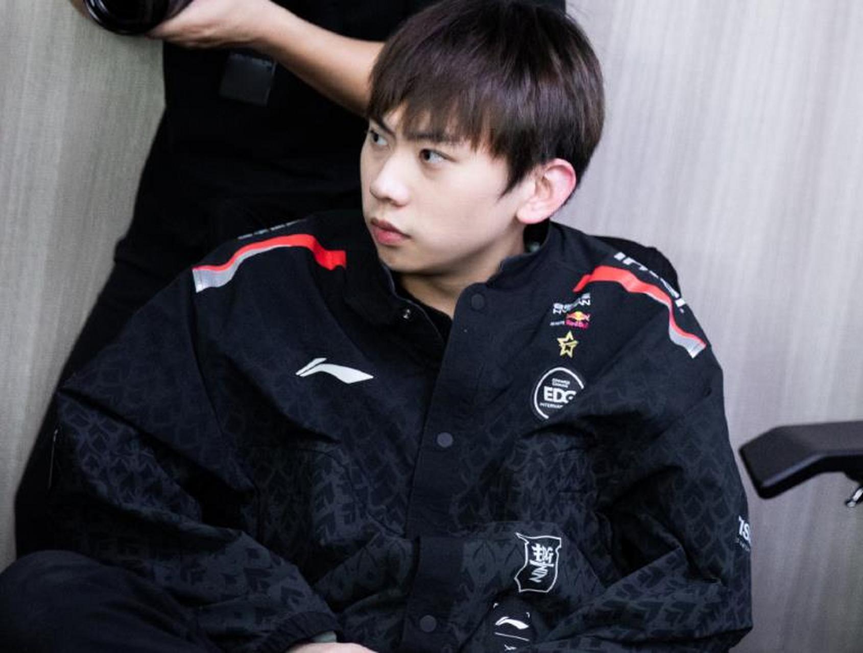 2 omg最强男人山鸡,在阿乐面前,也是被碾压了.