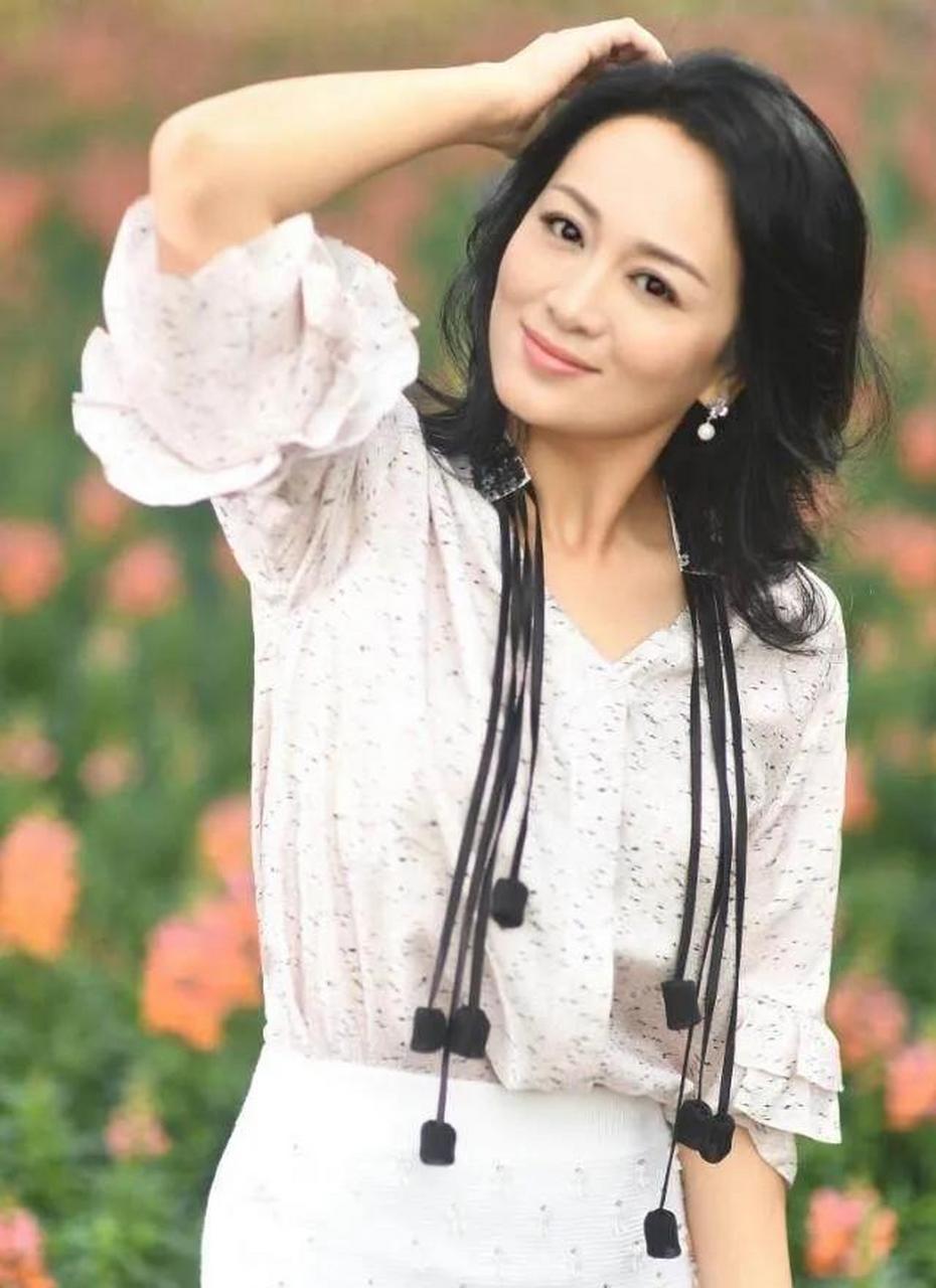 大美女王慧娟,小名涓子,人长的非常甜美,演技更是一流,女人味十足