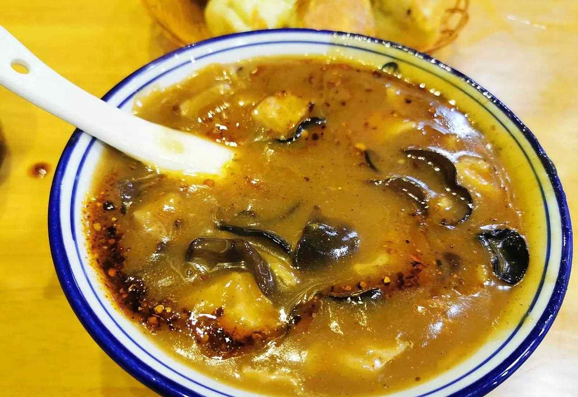 喝了糊辣汤,突然想吃火锅了,高铁去成都[作揖]