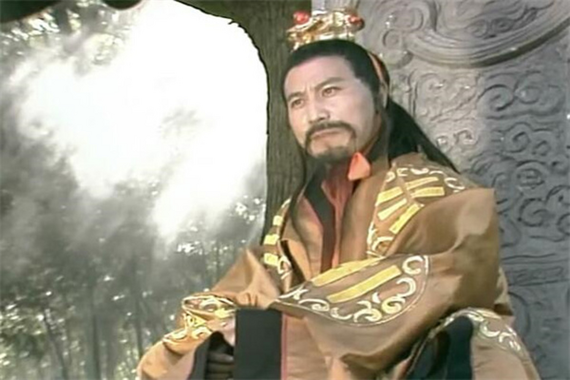 明明不是悟空的对手,但如意真仙的徒弟是拍马屁高手,说第一战二人半斤