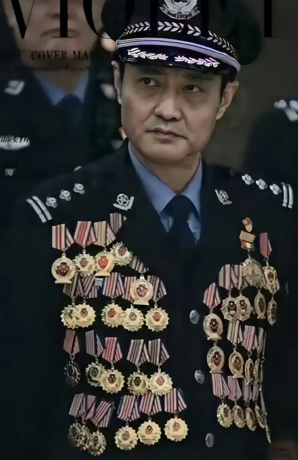 1998年,在兰州火车站大厅,警官程鹏见一名男乘客形迹可疑,就上前盘问