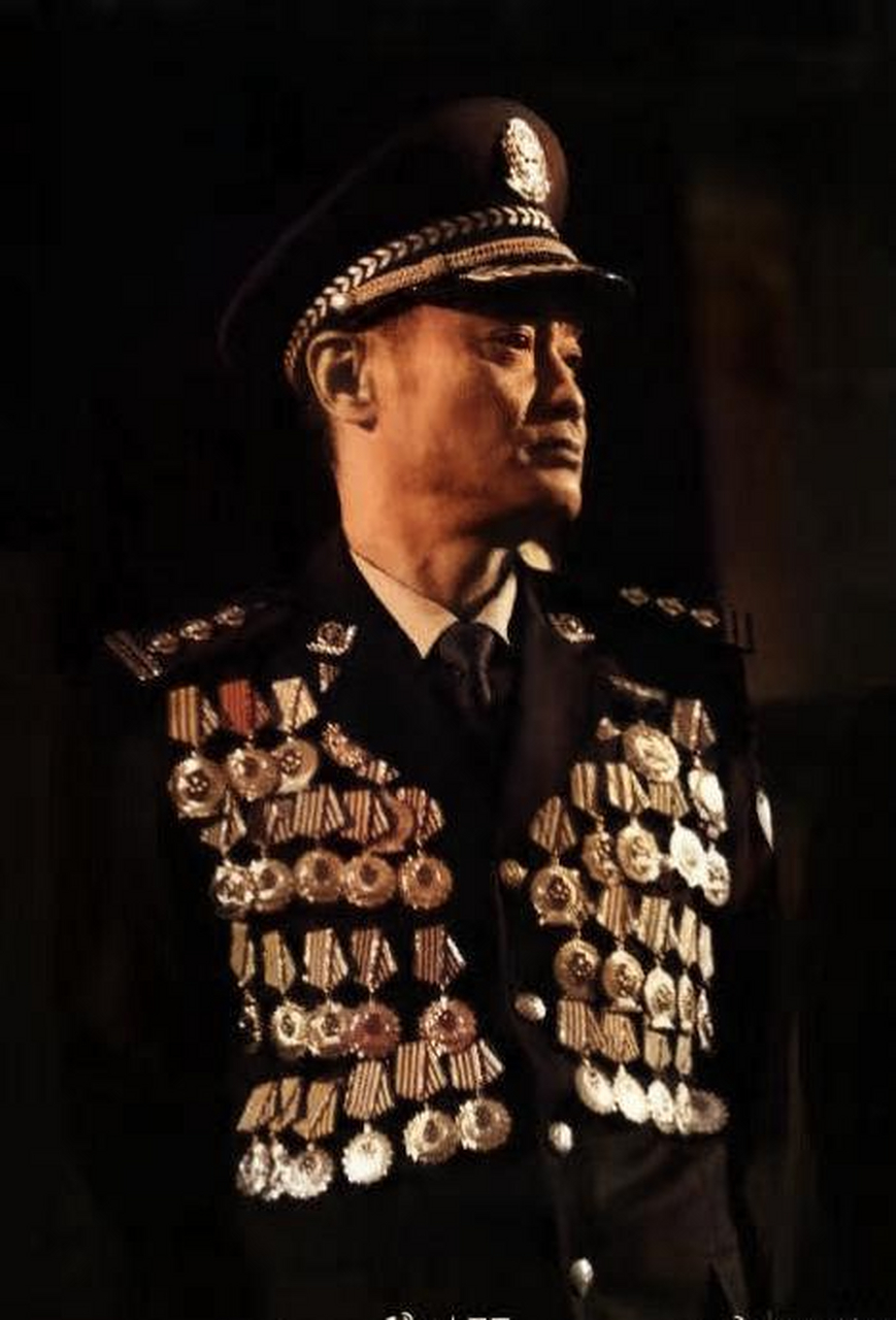 程鹏,谁是奖章装饰,是在警员的铁路公安处在兰州.