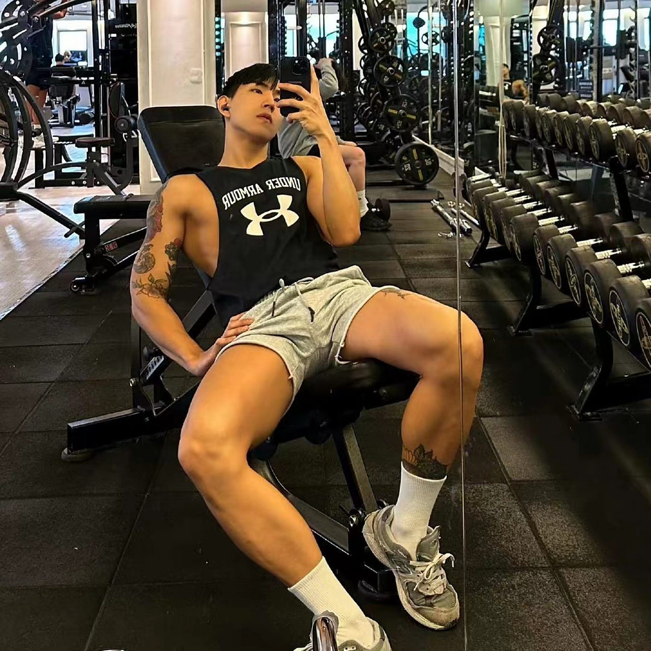 帅哥肌肉男集合咯#肌肉型男# #腹肌体育生