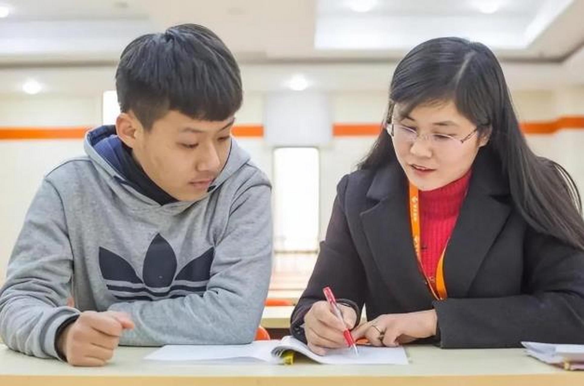 3种新型补课形式出现 "一对一辅导".