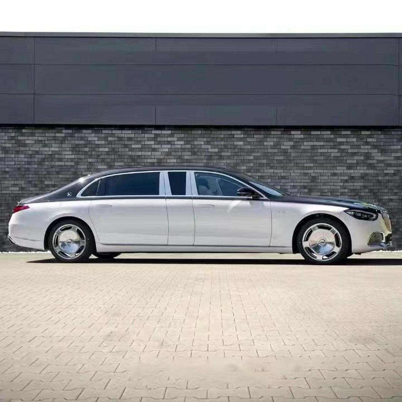 轴距加长的迈巴赫s680 4matic,中心分隔墙为 500mm.