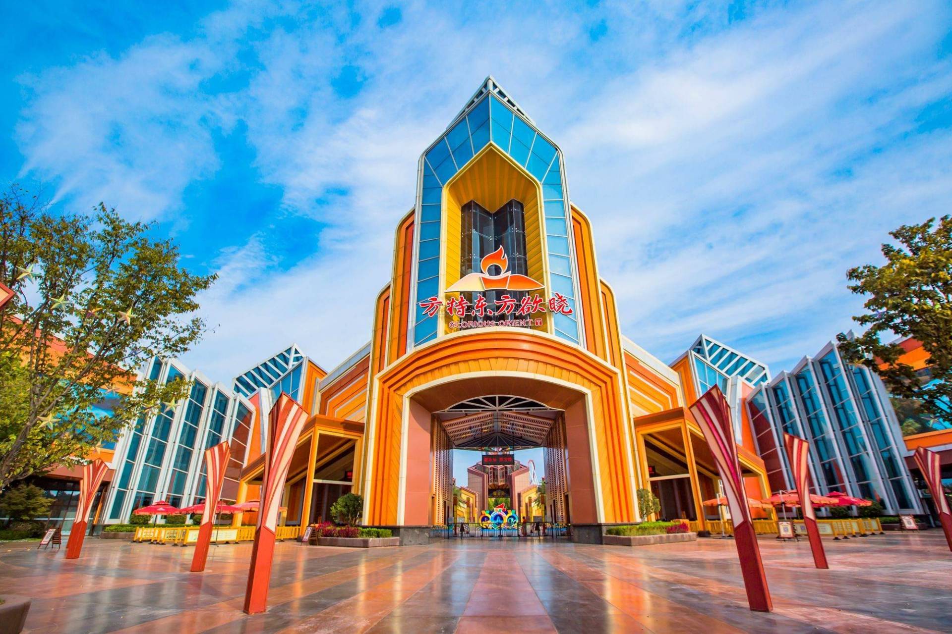 江西赣州的方特东方欲晓,是一座集红色旅游,游乐园体验和科技探索于