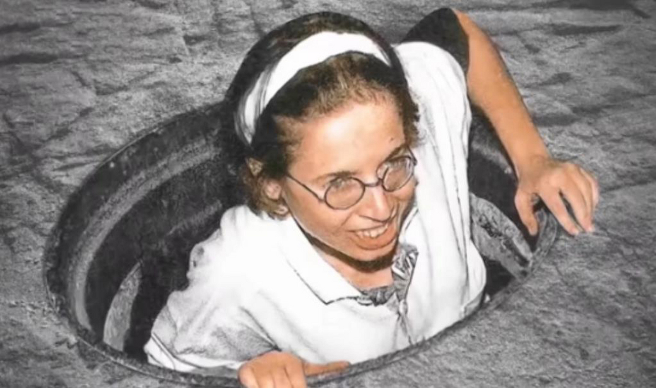 1989年,美国航天局为了验证时间是否存在,让一位女性,在一处暗无天日