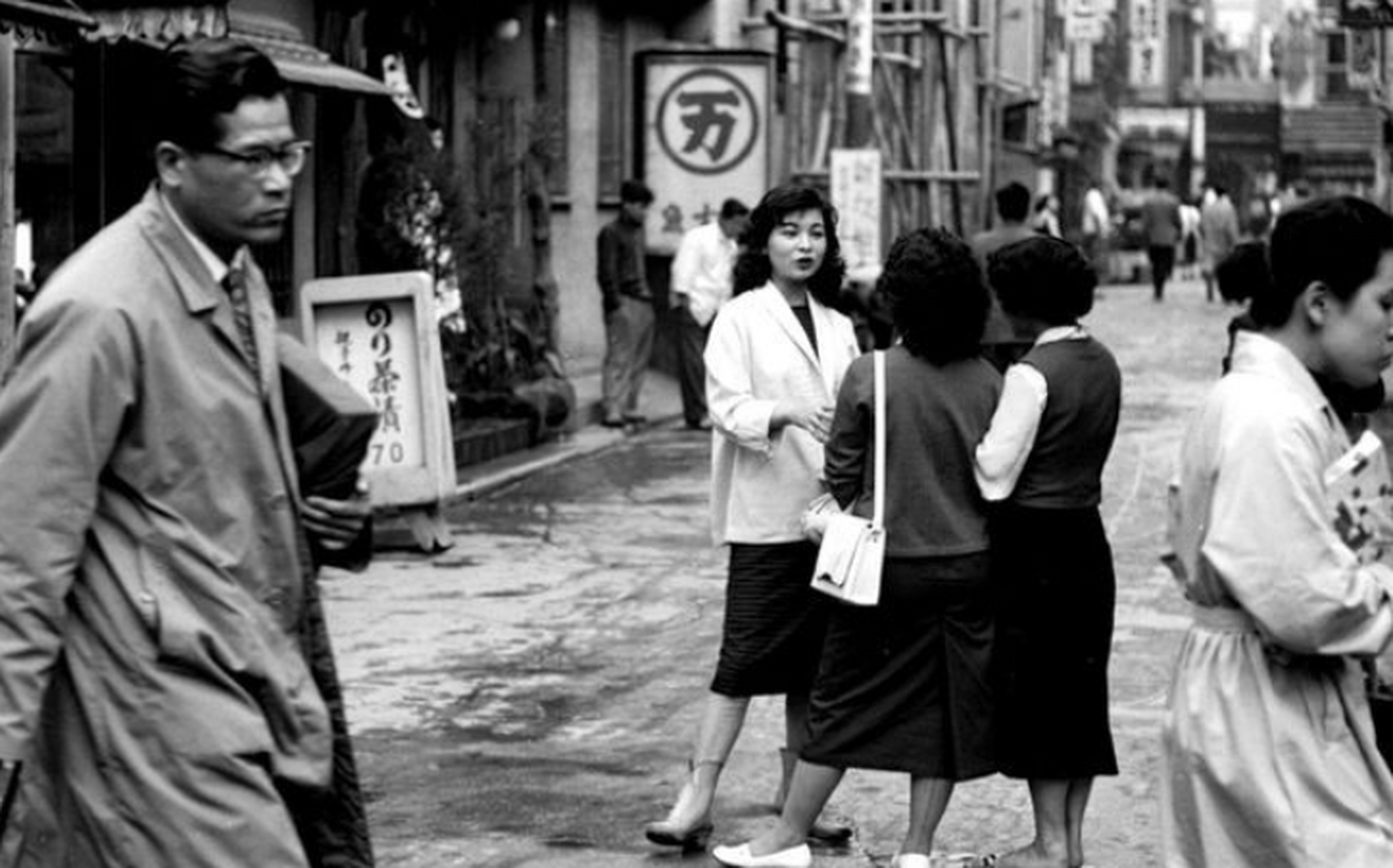 1957年日本東京老照片,在美帝的幫助下發展的確實快,已經完全看不到