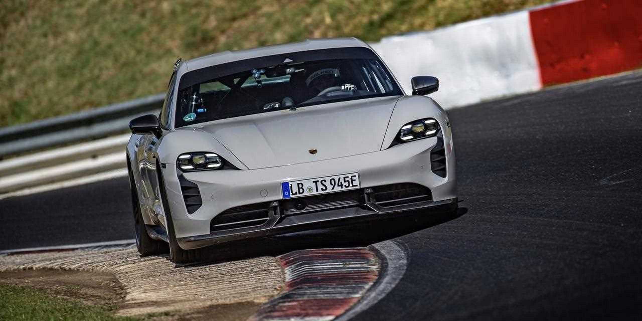 保时捷taycan turbo s刷新了纽博格林纪录.