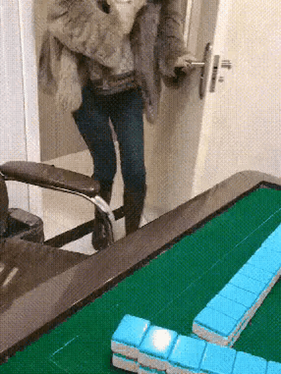 终于知道小姐姐每次搓麻将都能赢是因为什么了.