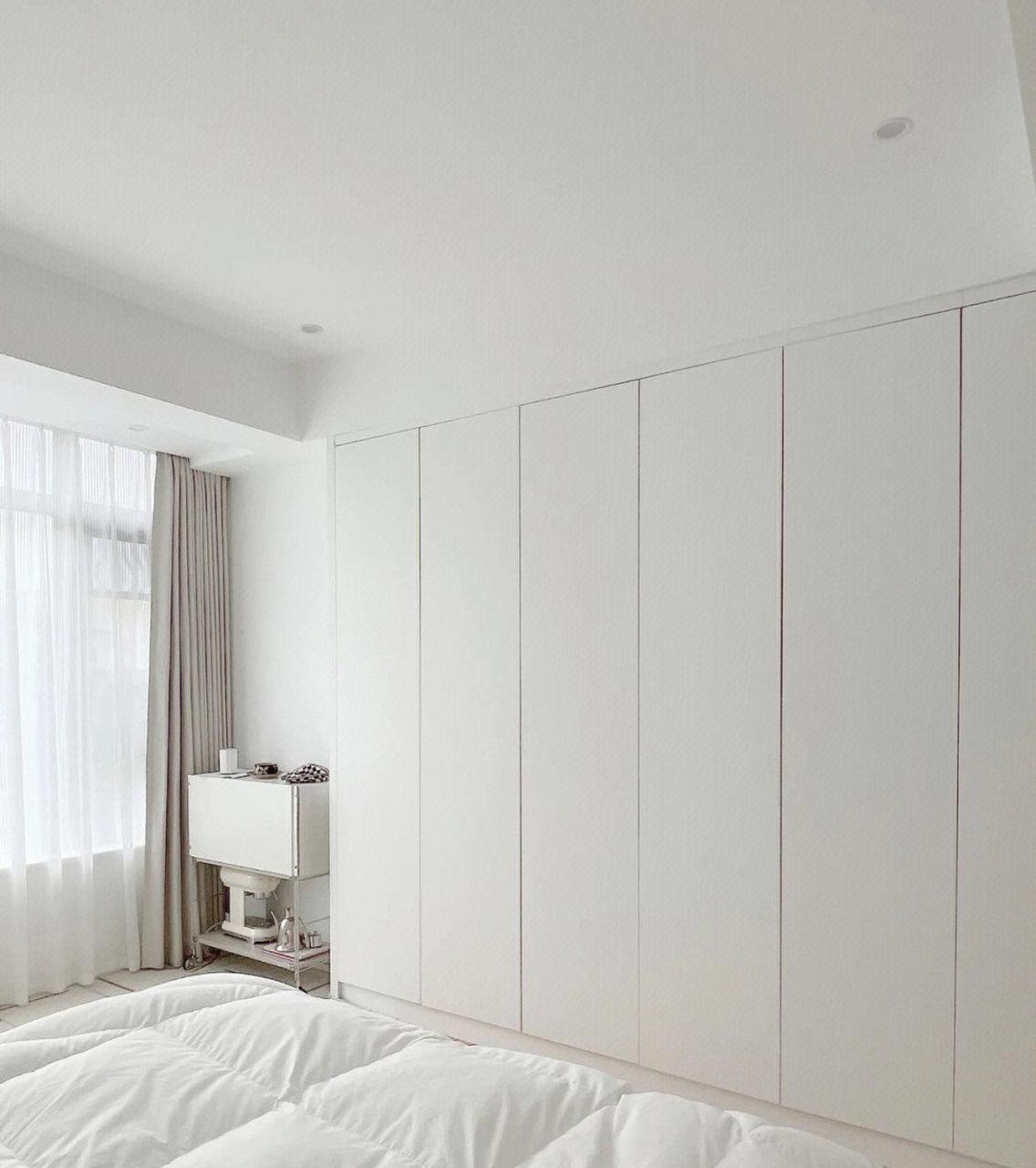 [点亮平安灯]没有独立式衣帽间[疑问] [点亮平安灯]不妨试试床尾衣柜