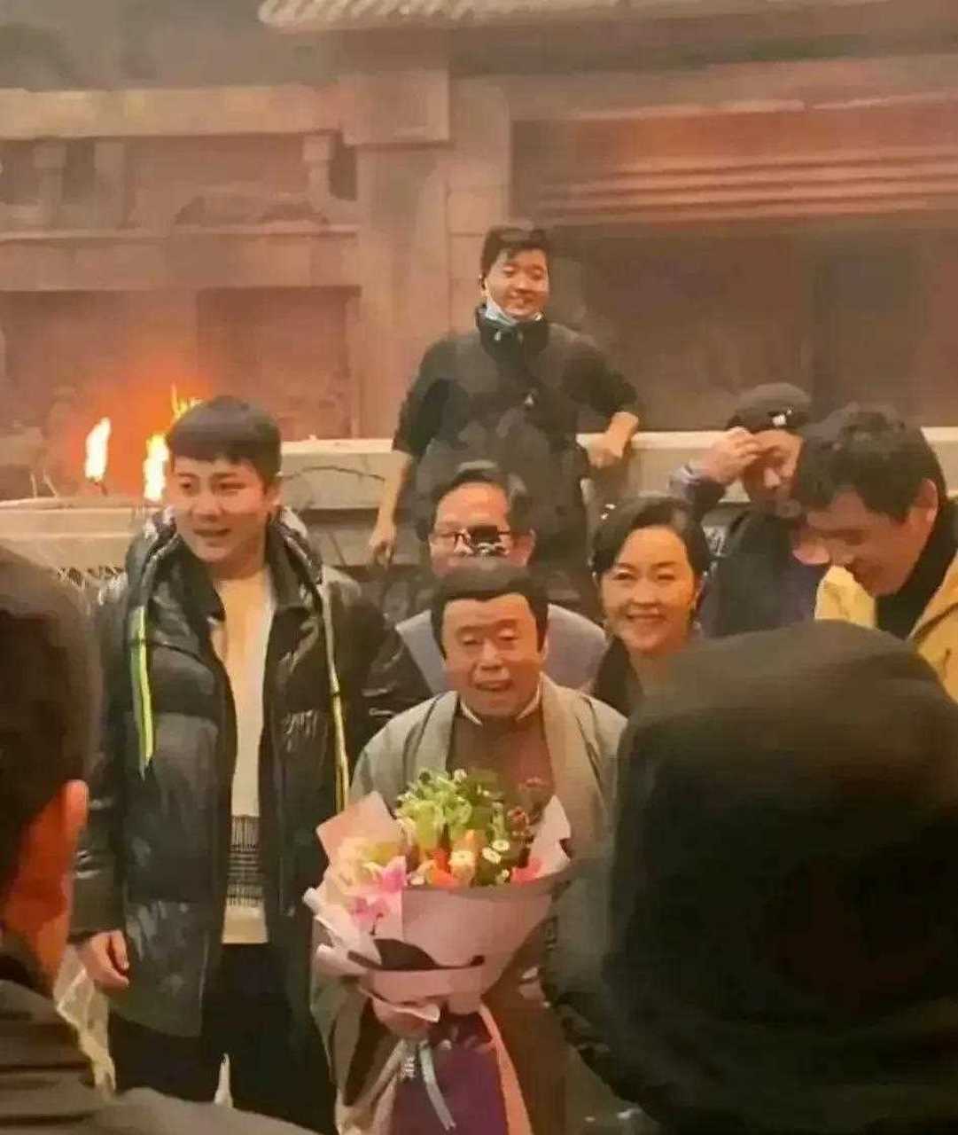 由潘长江老师主演宋江的新水浒传开机了, 我觉得这算是本色出演吧