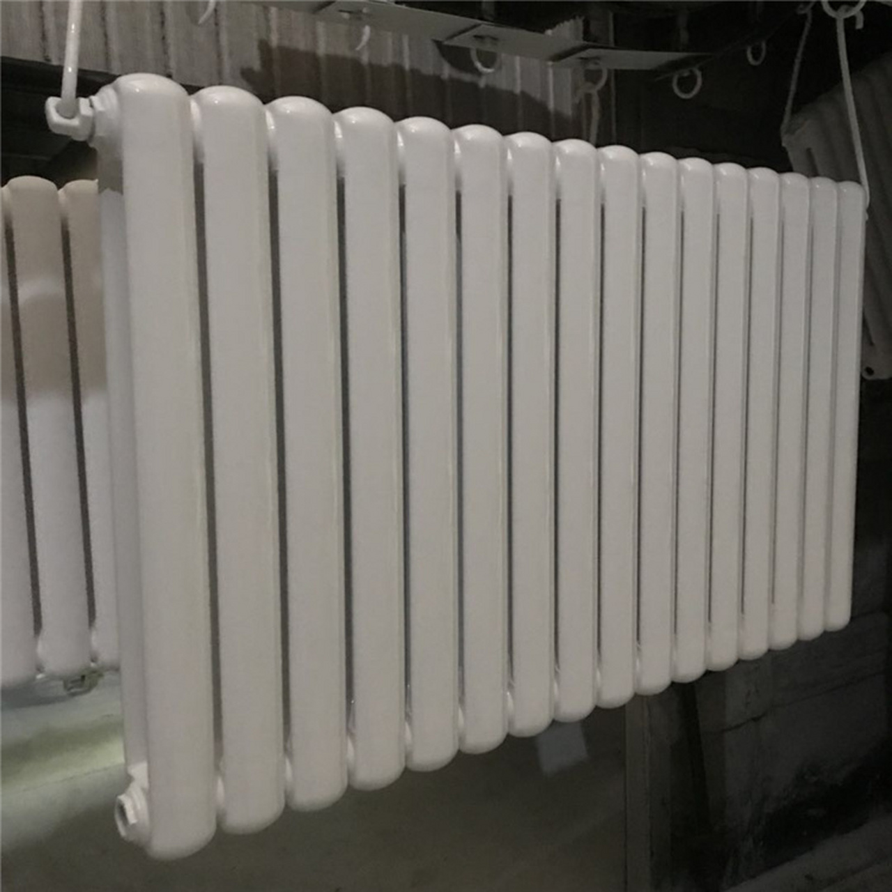 钢制二柱型散热器暖气片 钢制二柱型散热器暖气片,钢制暖气片外观靓丽