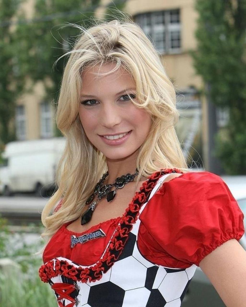 运动女神是怎样炼成的# 因为已经相恋三年半的前任女友达妮埃拉"红杏