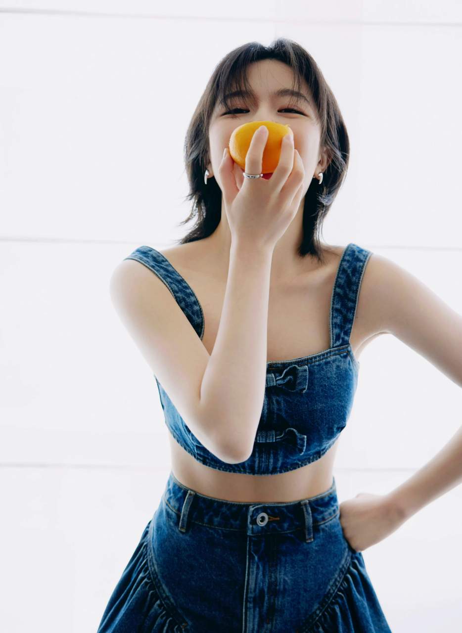 李兰迪的马甲线   #美女##娱乐前沿#[开心]