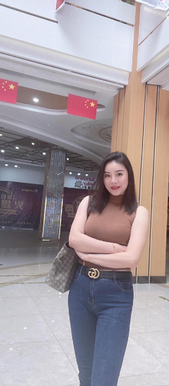 身材丰满的美少妇