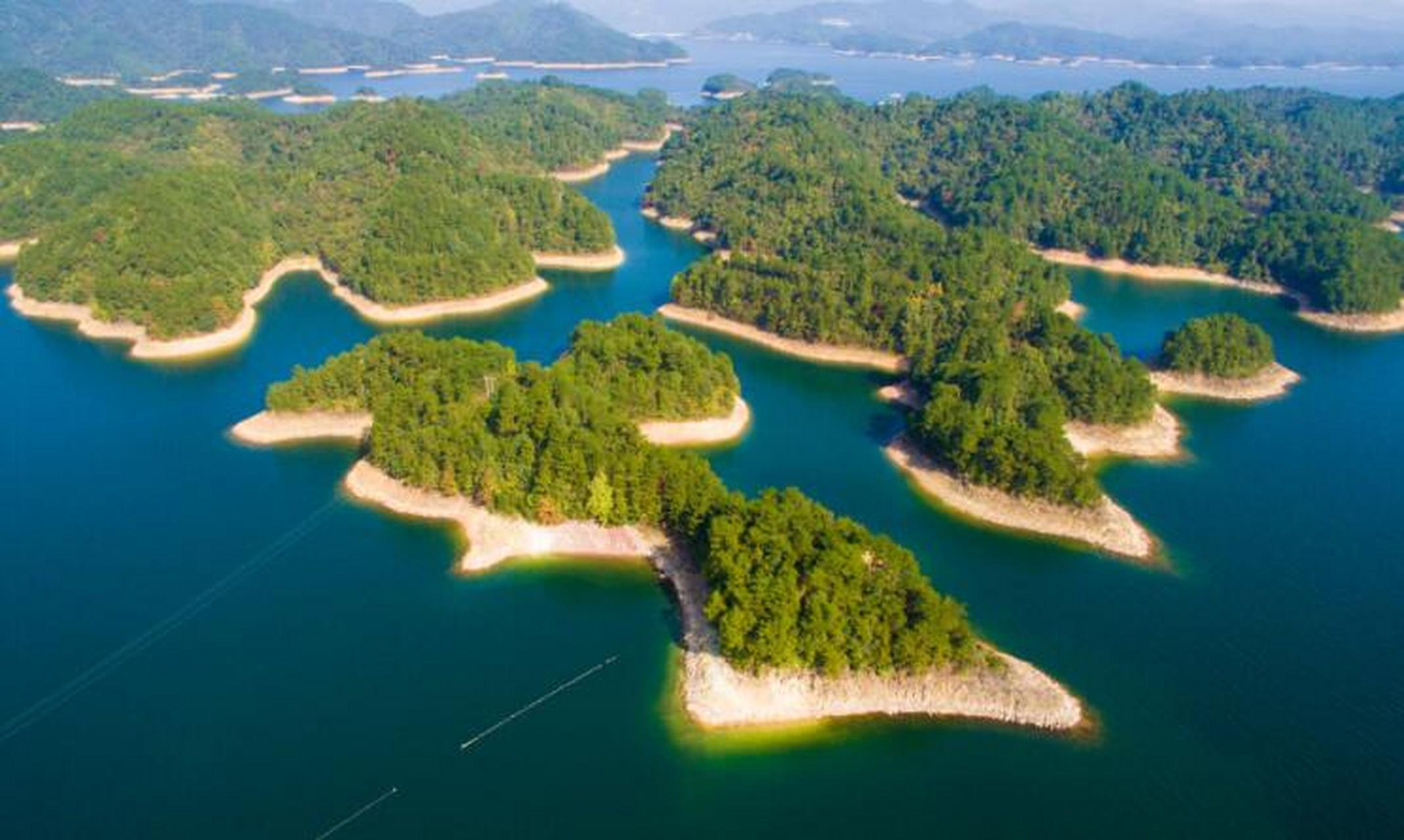 新安江水库,位于中国浙江省杭州市,是中国著名的水利工程之一,也是