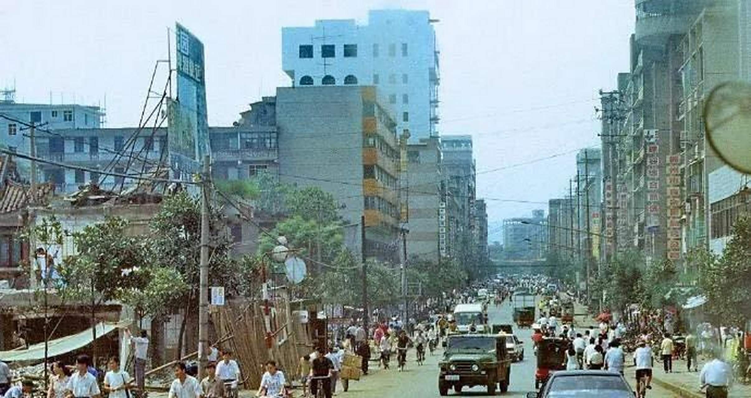 湖南彬州老照片:这张照片拍摄于上世纪九十年代彬州一处街景.