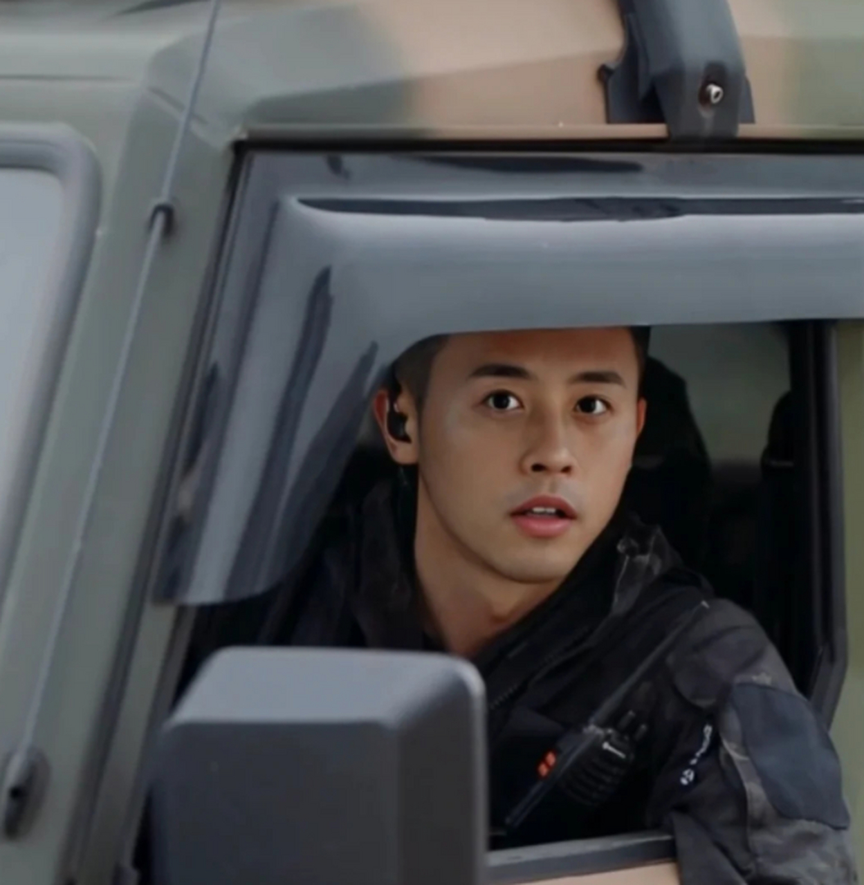 认识很多当兵男生,怎么头像清一色都是他?