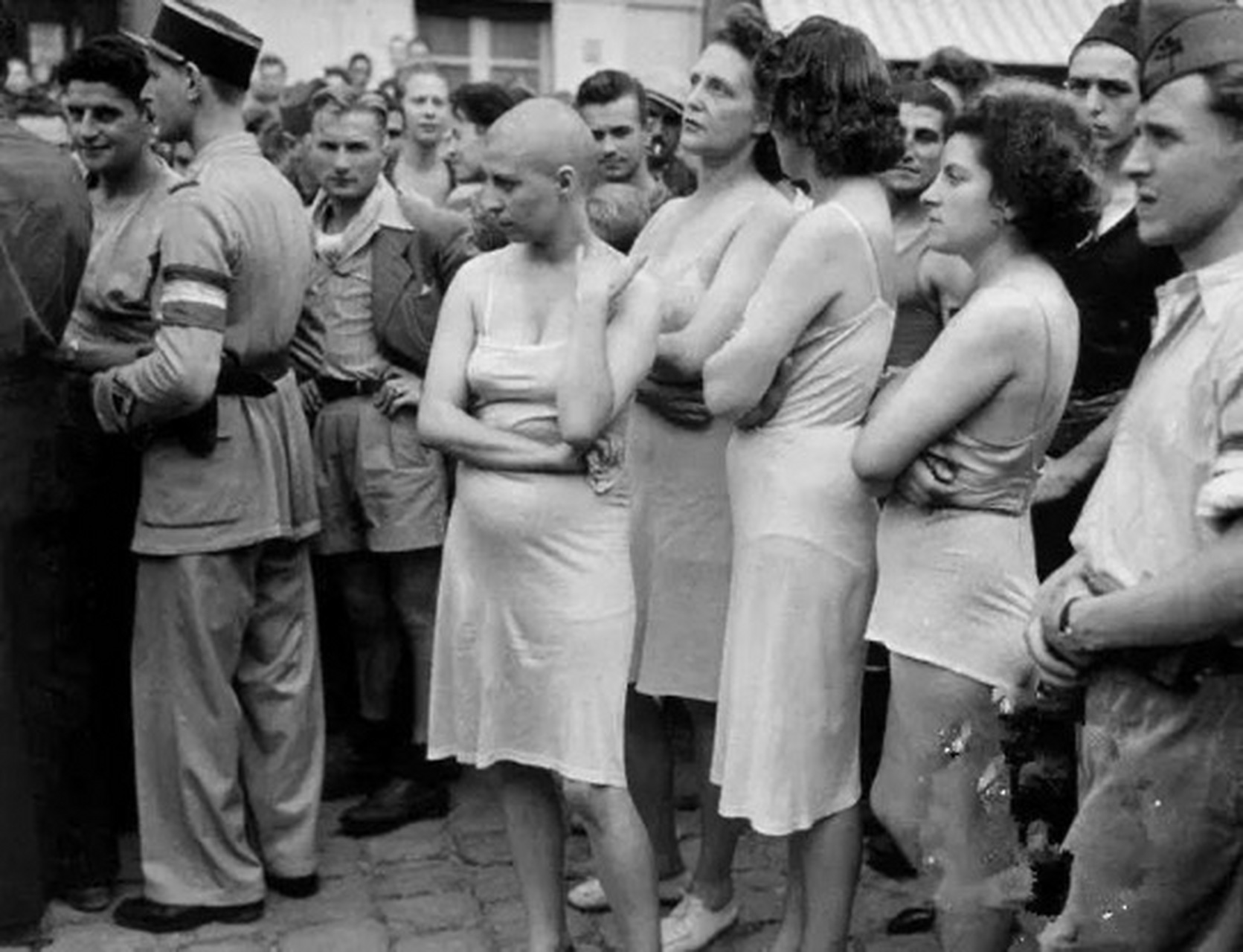1944年夏天,德军从法国败走之后,法国人开始清算"法奸",其中最有争议
