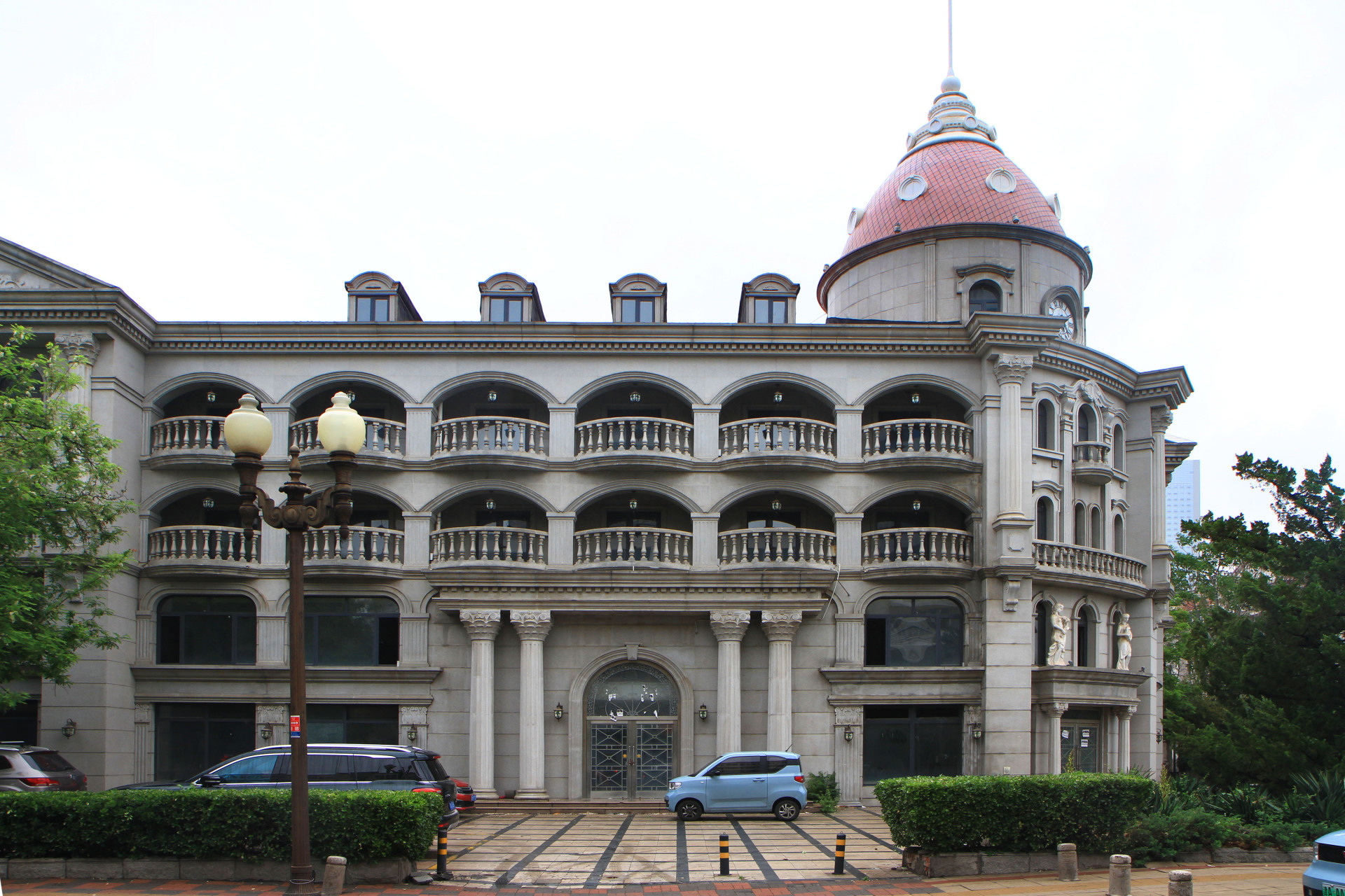 天津马场道西端的一处洋楼.