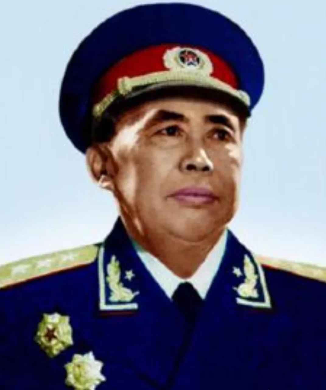 领动计划# 谢富治,湖北黄安(今红安)人,木匠出身,中等个,国字脸.