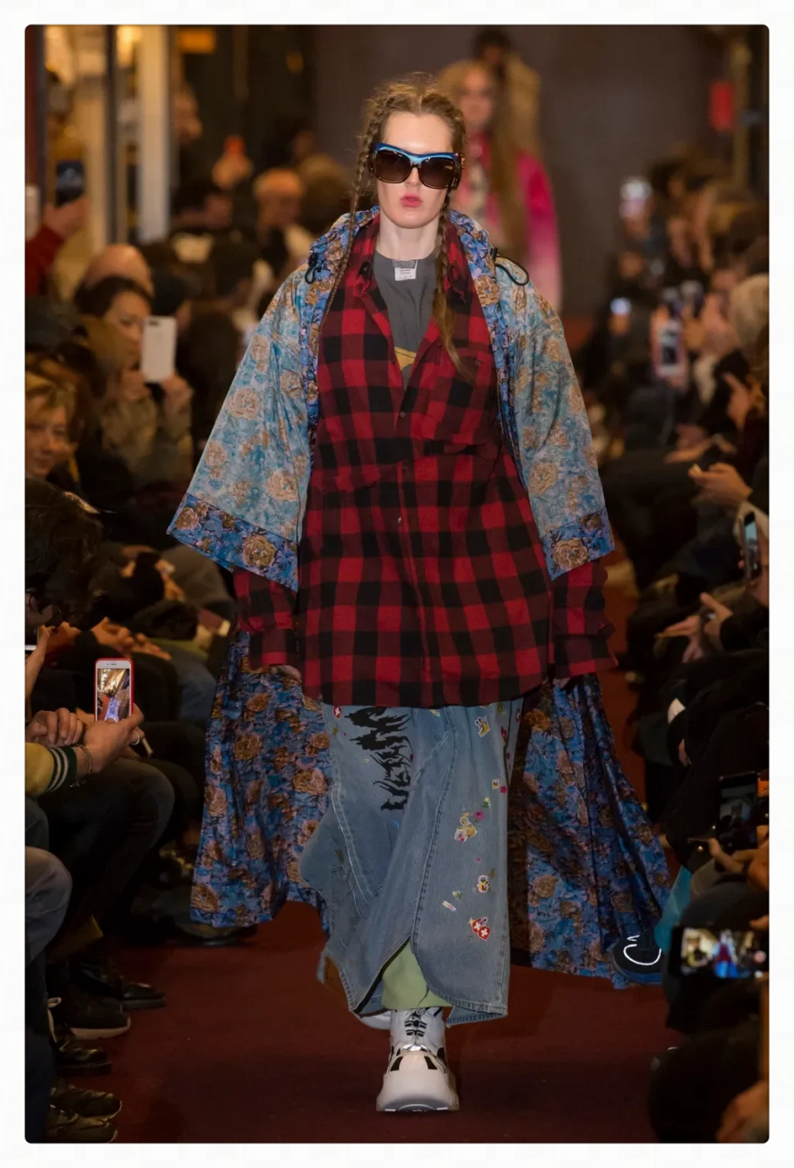 fall 2018 rtw fashion show  这是vetements于2018年秋冬季时装秀