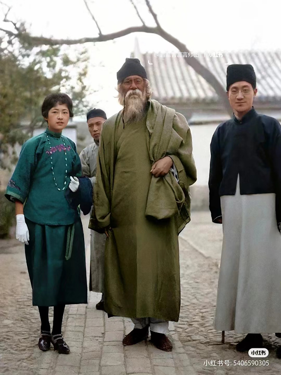 1924年4月,泰戈尔访华,徐志摩林徽因,凌淑华等众多文豪前往迎接.