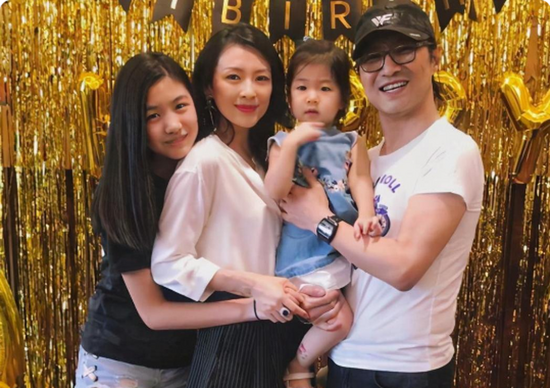 汪峰前妻葛荟婕在直播时突然大爆汪峰猛料,接着又大哭,表示愧对女儿