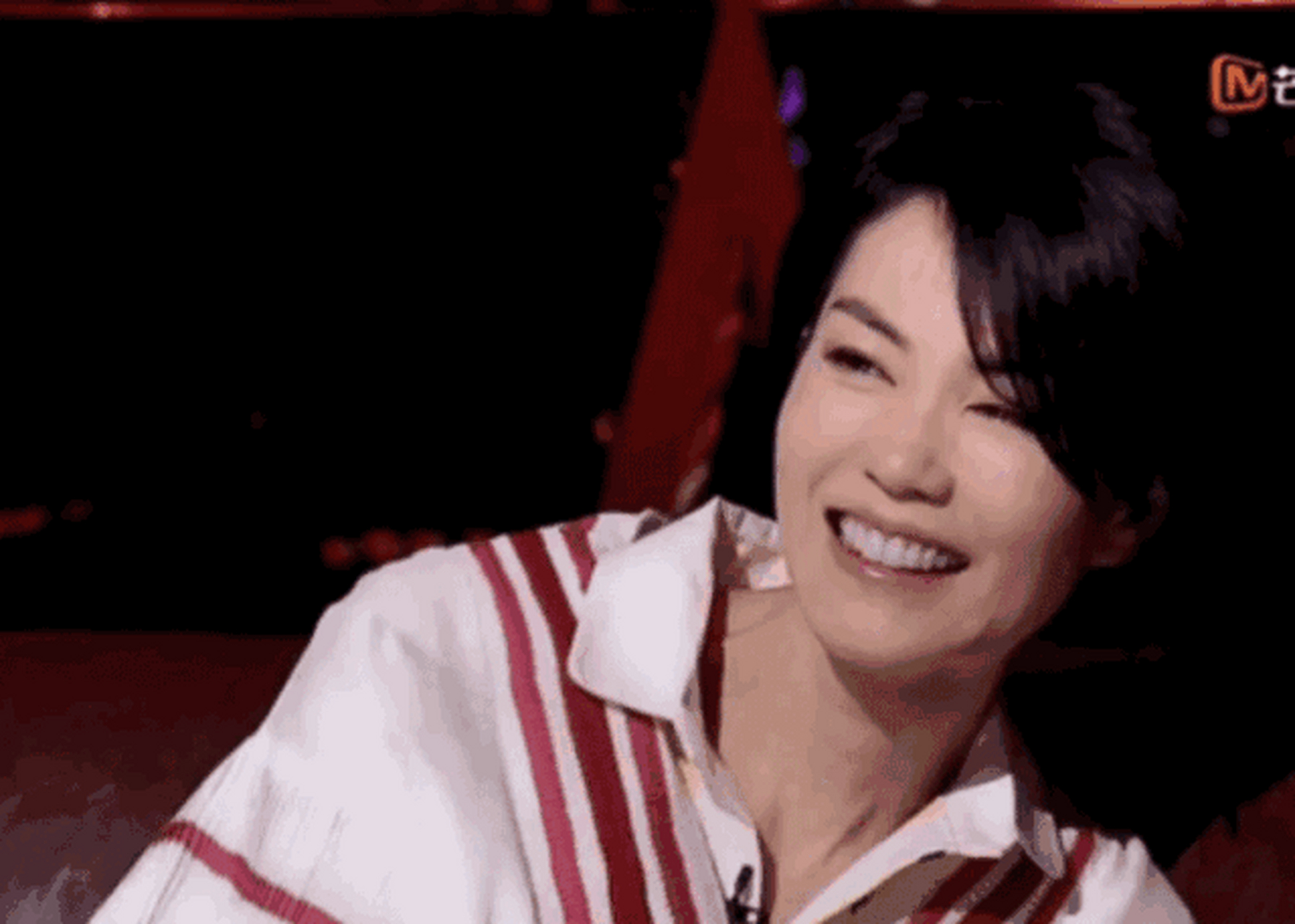 王菲原名夏林,曾用名王靖雯出生于北京,1987年随父亲举家移居香港,是