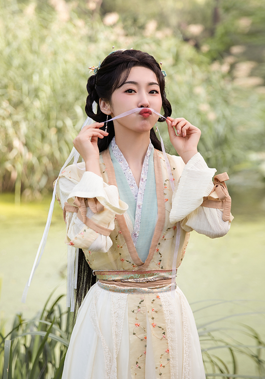 大师姐宣璐的古装造型,一如既往的好看.