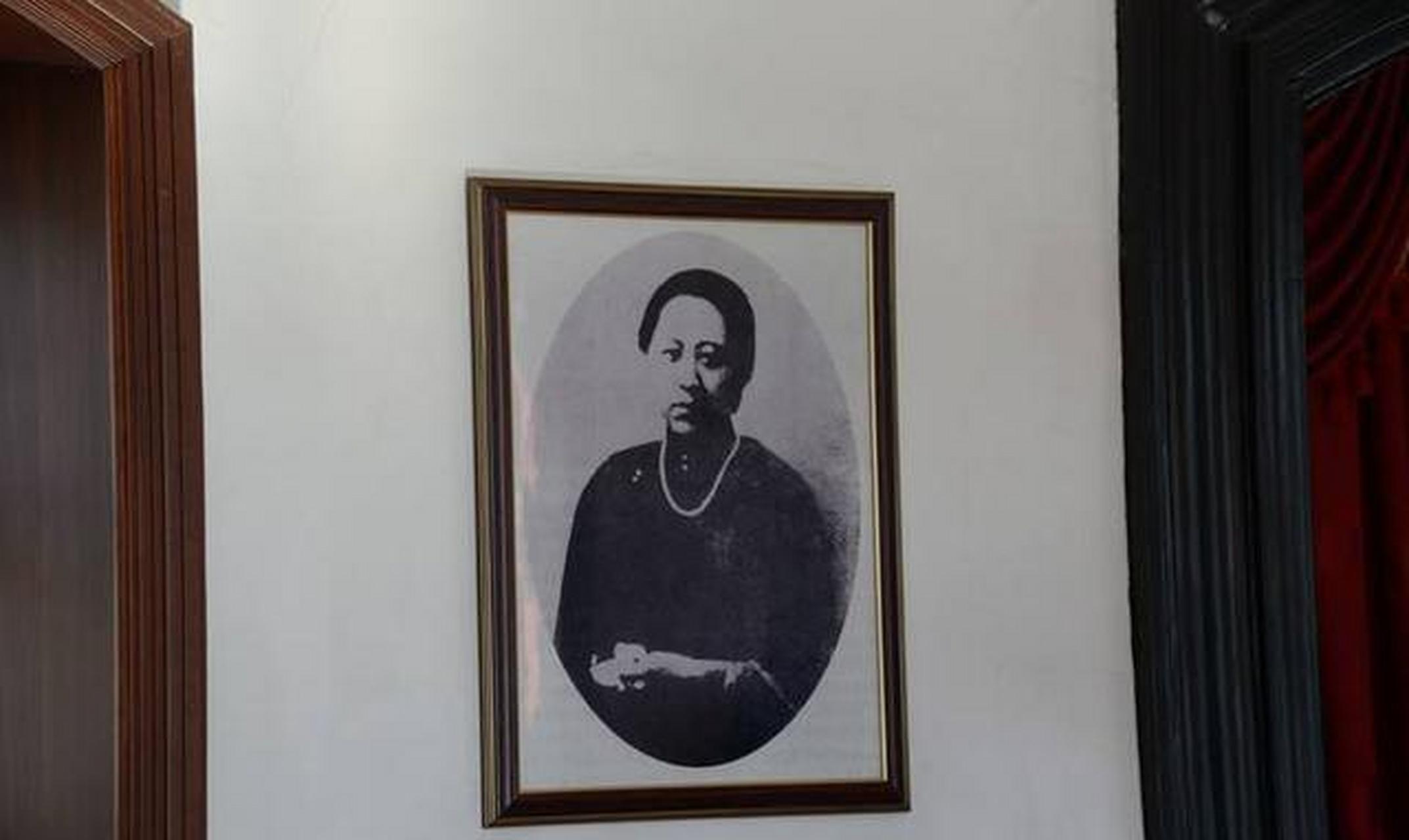 [浮云]1924年,8岁的张学思被老师打了十个手板,气的他嚎啕大哭,威胁道